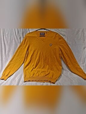 Lyle & Scott Men V-Neck Embroidered Logo Sweater Large